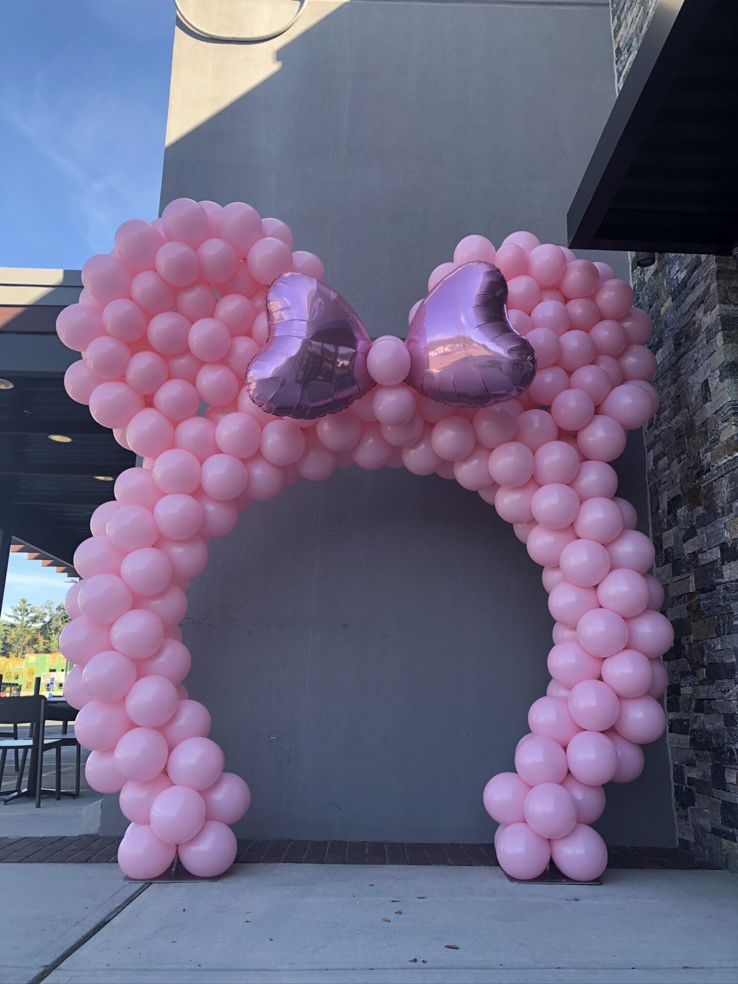 Minnie Mouse balloon arch